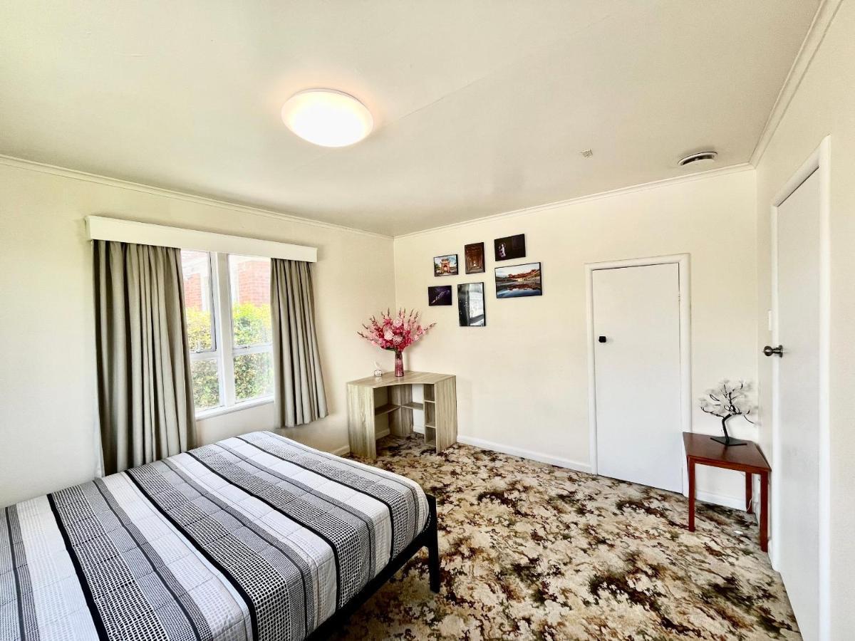 Entire House In Mt Wellington, Central Auckland Esterno foto
